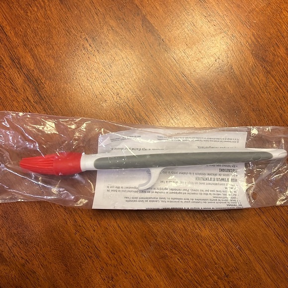 Pampered Chef Silicone Basting Brush w hook Red 12 inNew in Original packaging - Picture 4 of 5